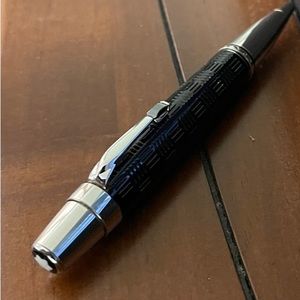 Montblanc Boheme Dove
Platinum Plated Ballpoint Pen
Black Kugelschreiber.